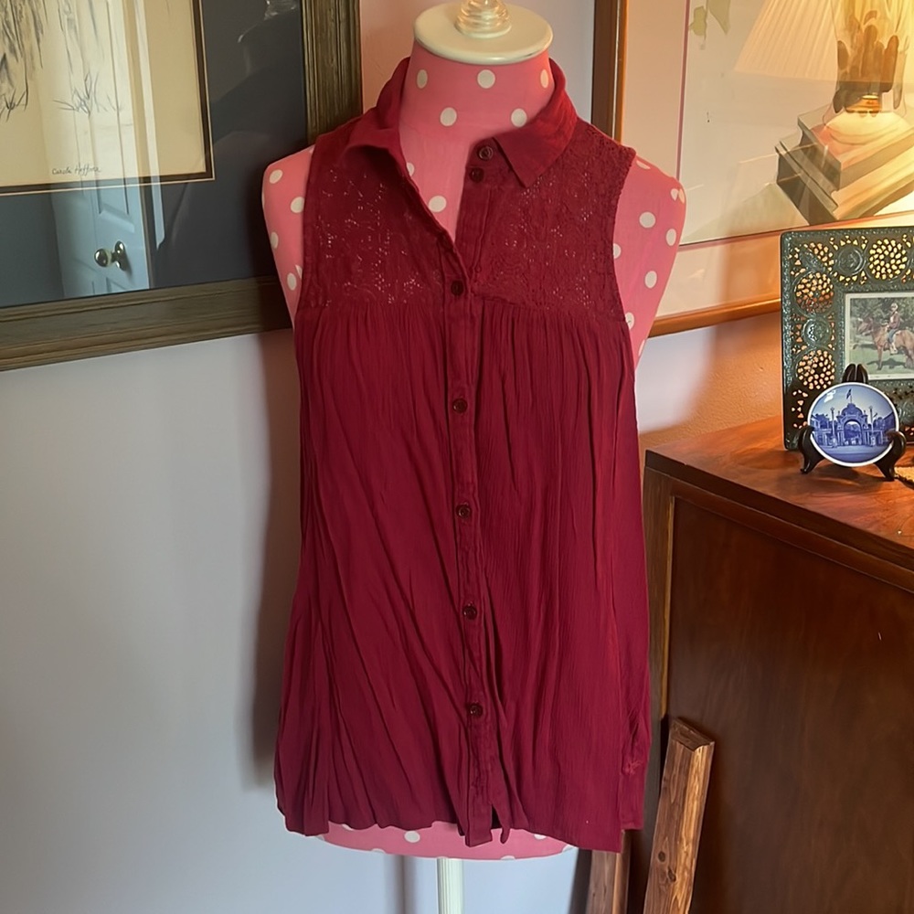 American Eagle red top